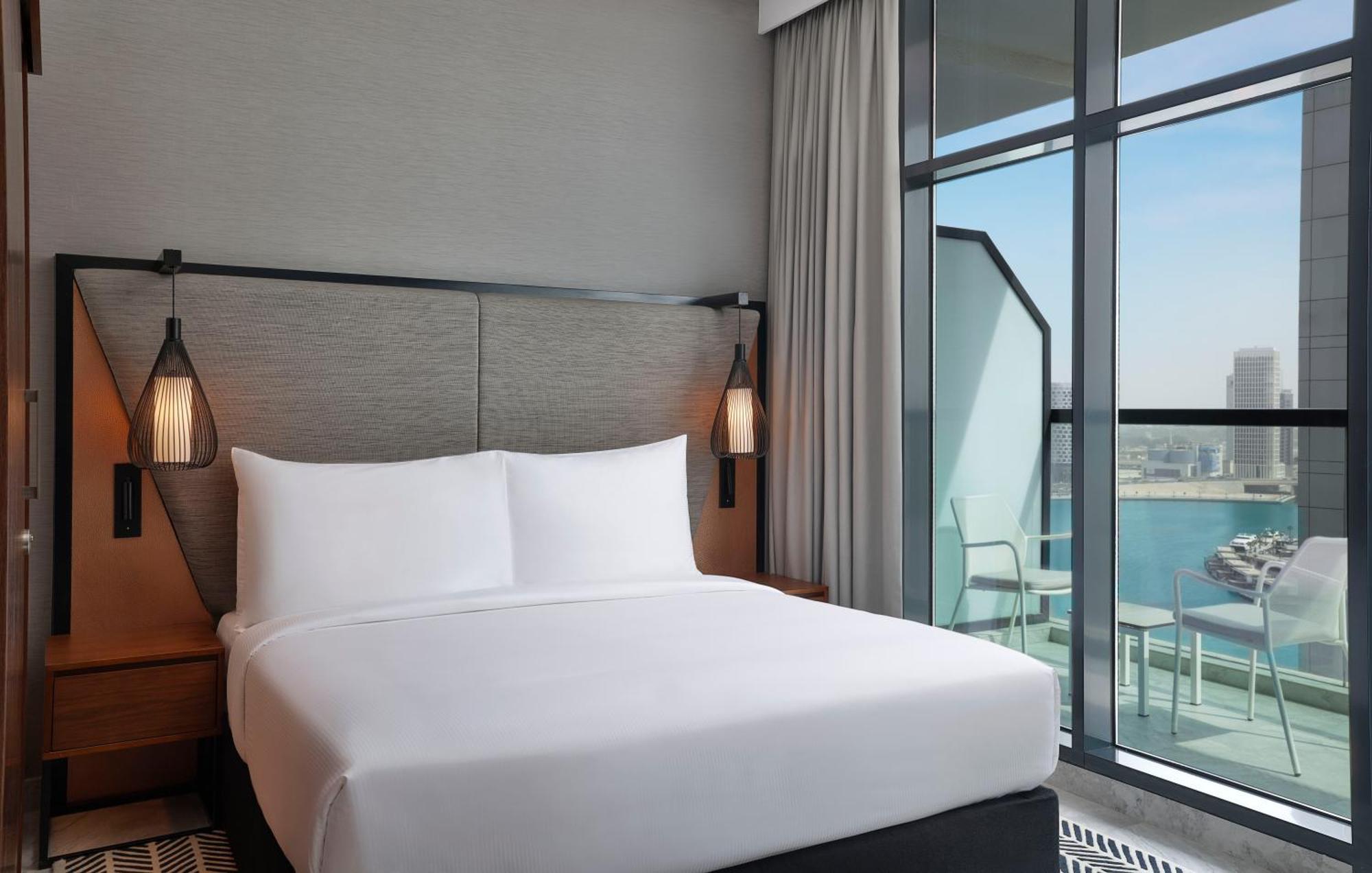 The First Collection Dubai Waterfront Hotell Exteriör bild