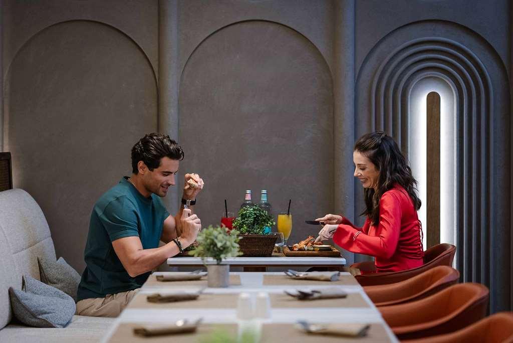 The First Collection Dubai Waterfront Hotell Restaurang bild